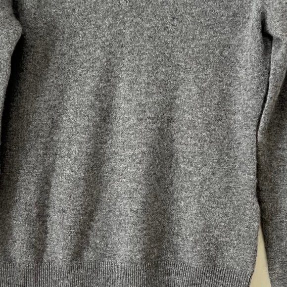 NEW  Lord & Taylor 100% 2-Ply Cashmere Sweater Purchased at Husdon Bay. - Picture 4 of 16